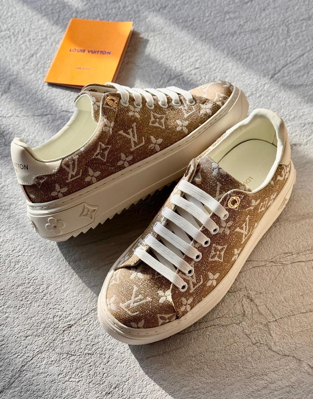 Lv sneakers