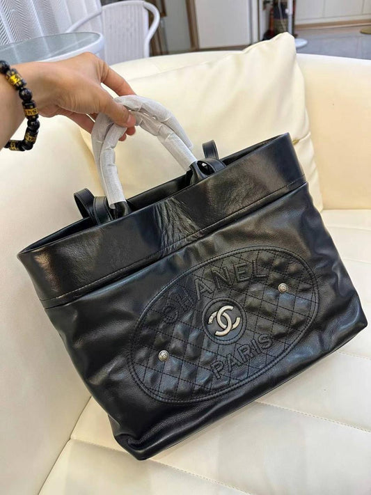 Chanel bag tote