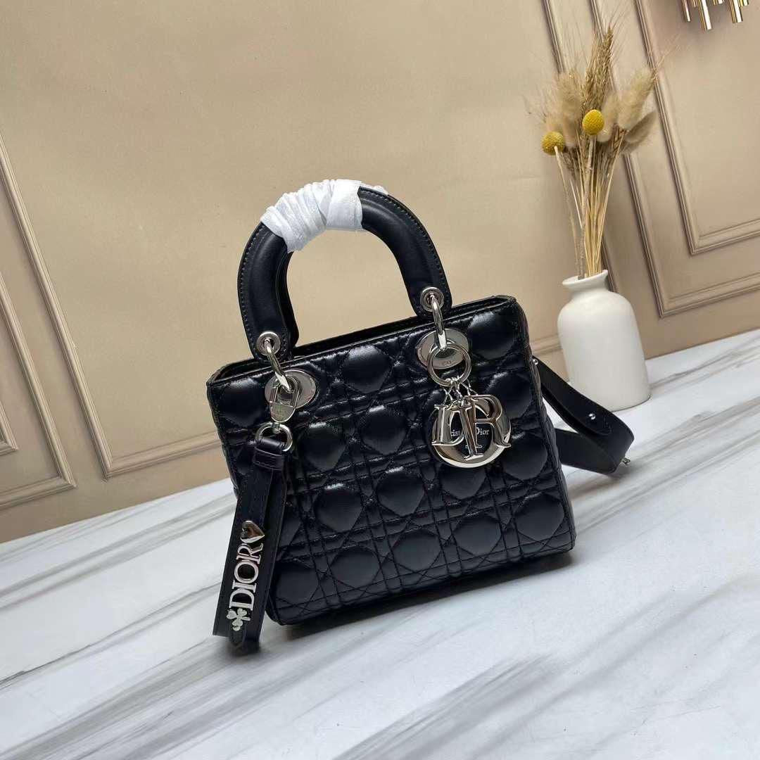 Lady dior bag 20 cm