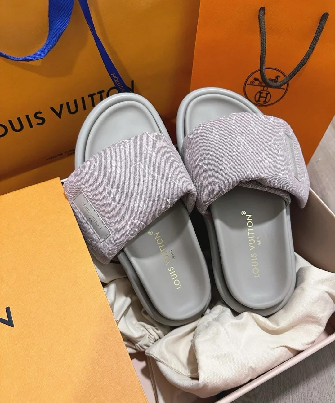 Lv slippers