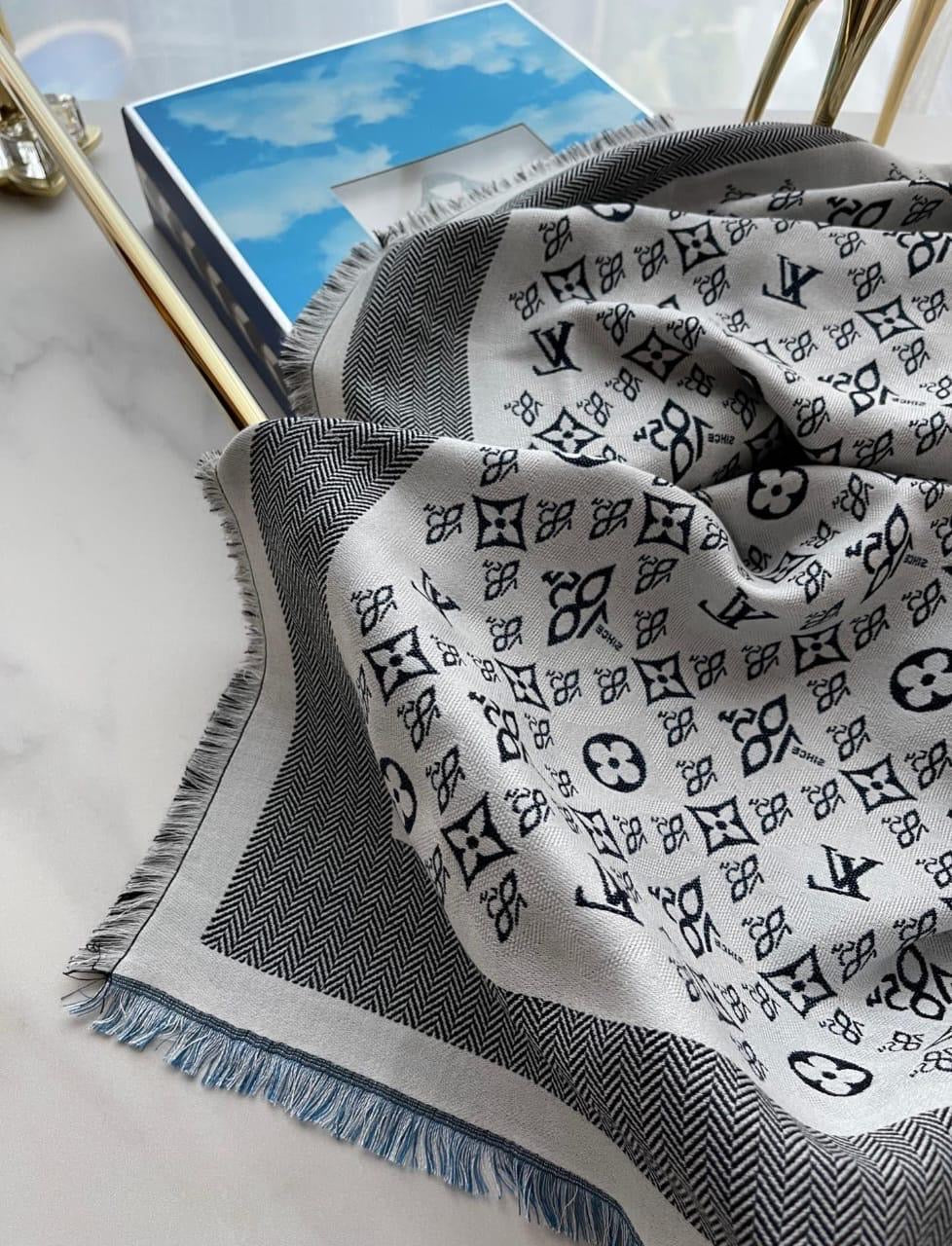 Lv scarf 140x140