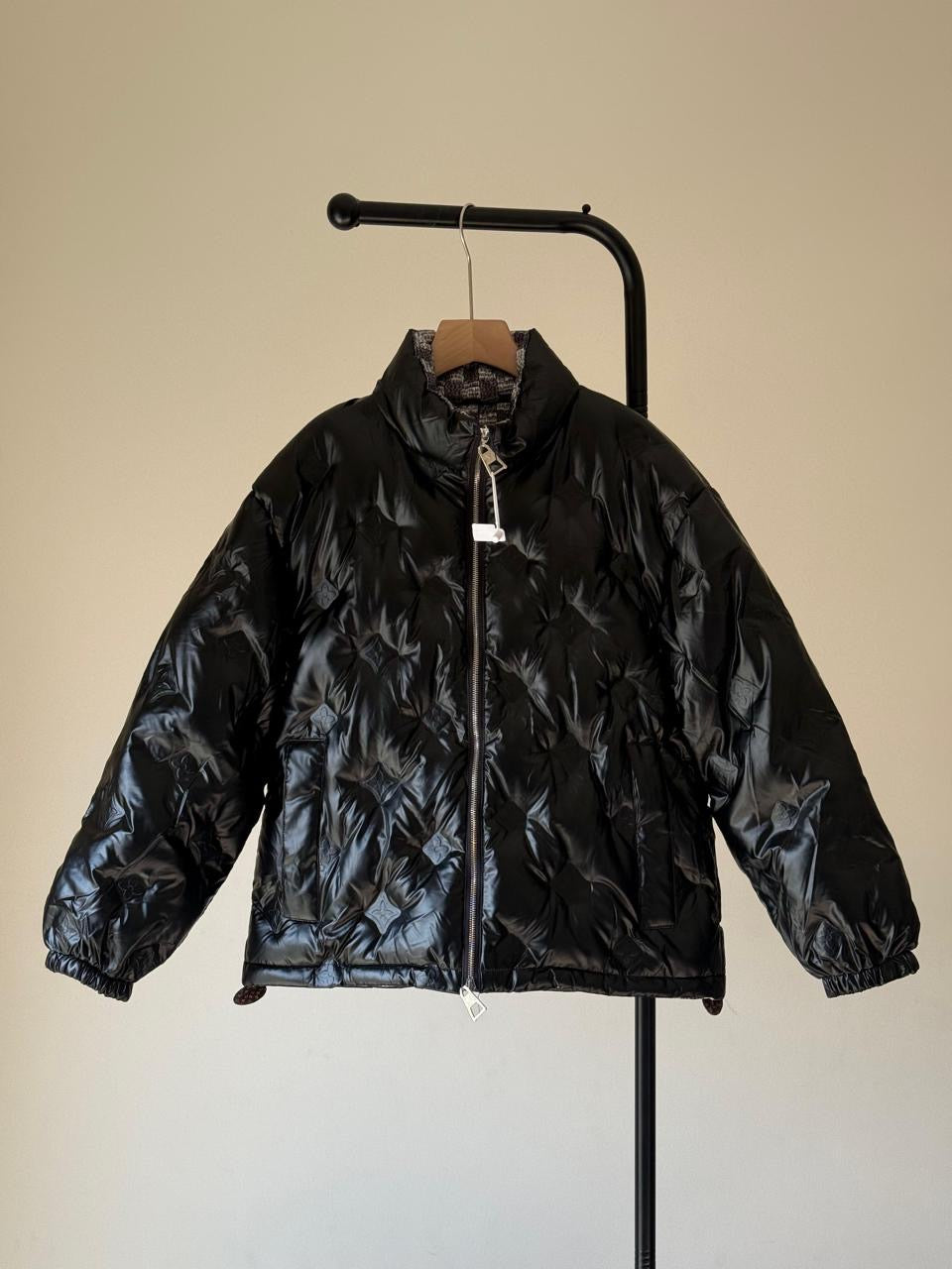 Lv jacker