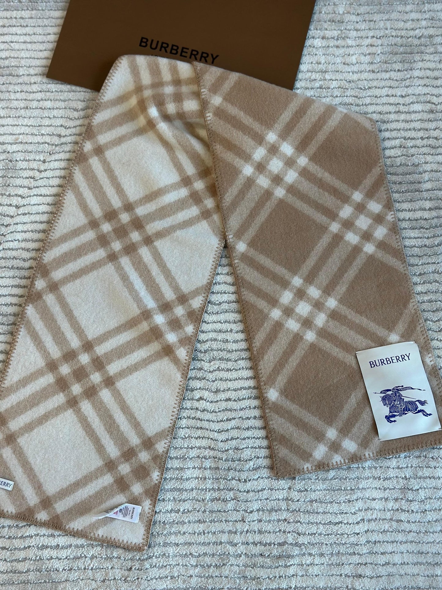 Burberry scarf 180 x30 cm
