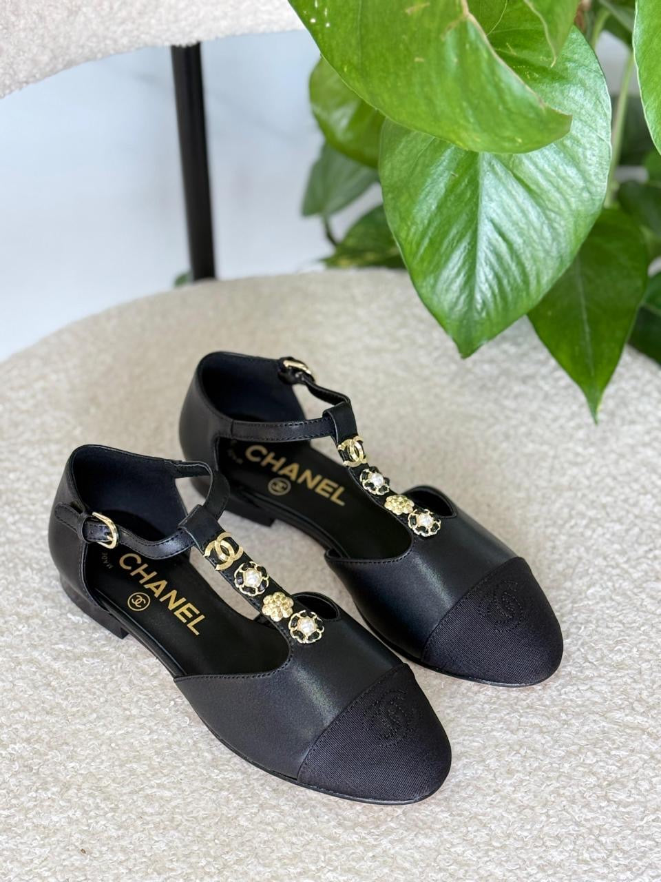 Chanel heels - low heels flat