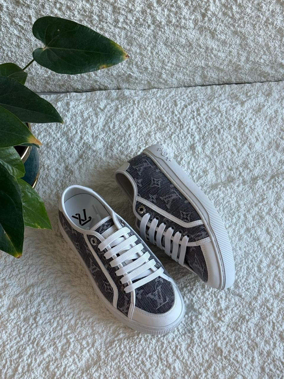 Lv sneakers