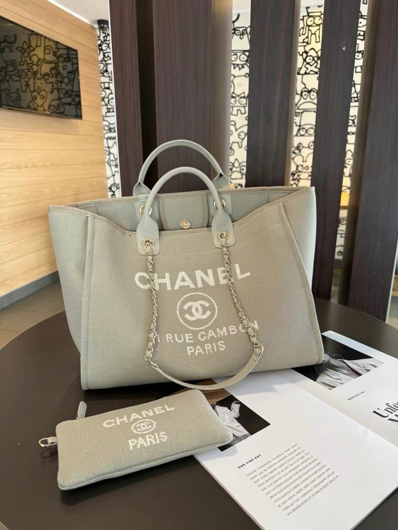 Chanel bag tote