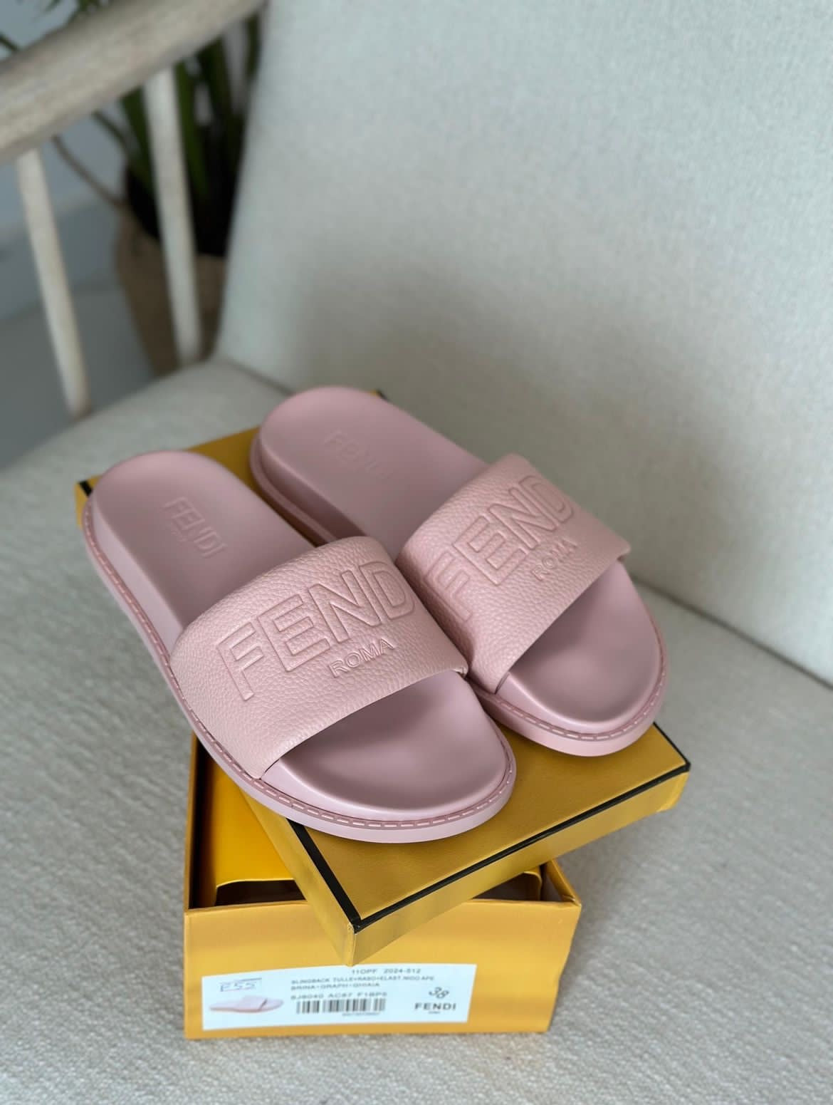 Fendi slipper