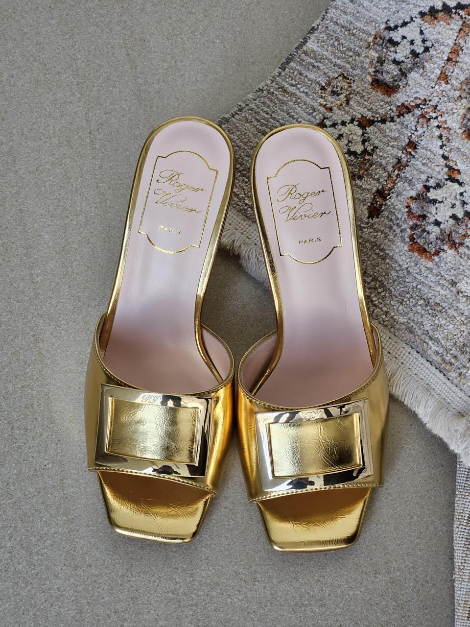 Roger vivier sandals heels gold