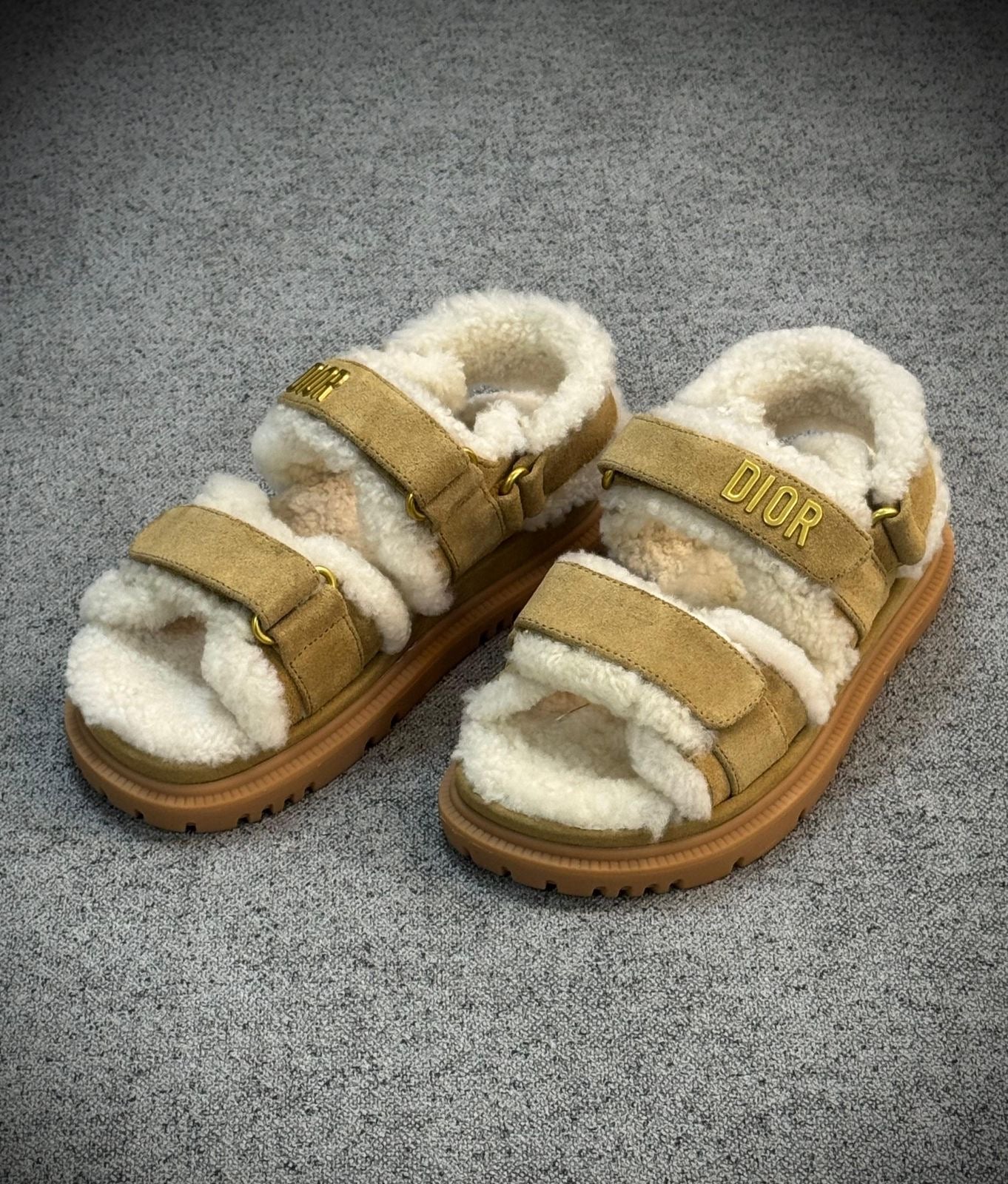 Dior sandals. - fur