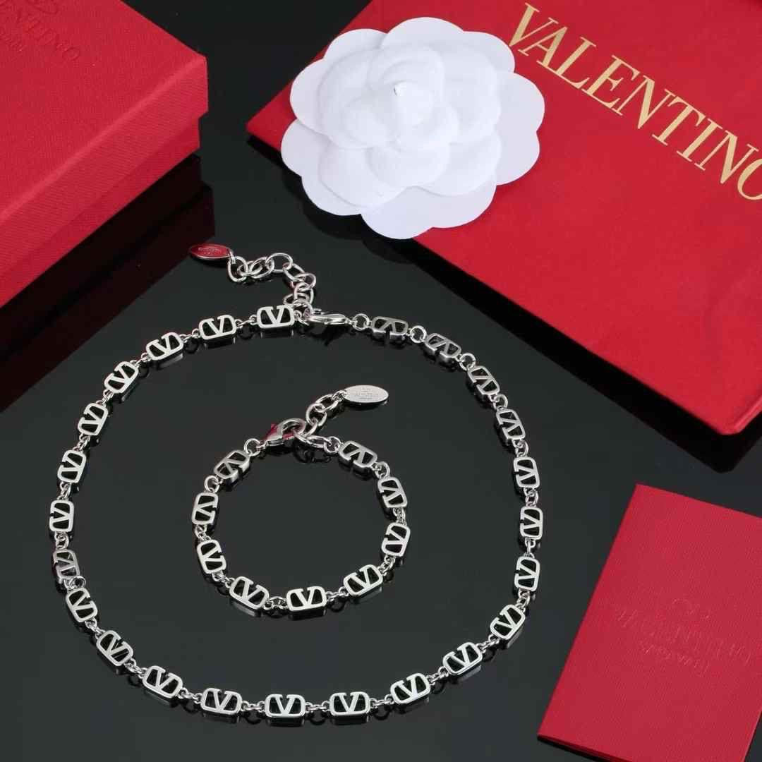Valentino jewelry set