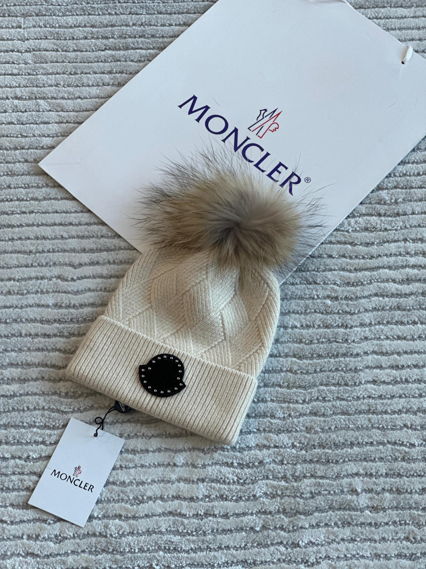 Moncler hat