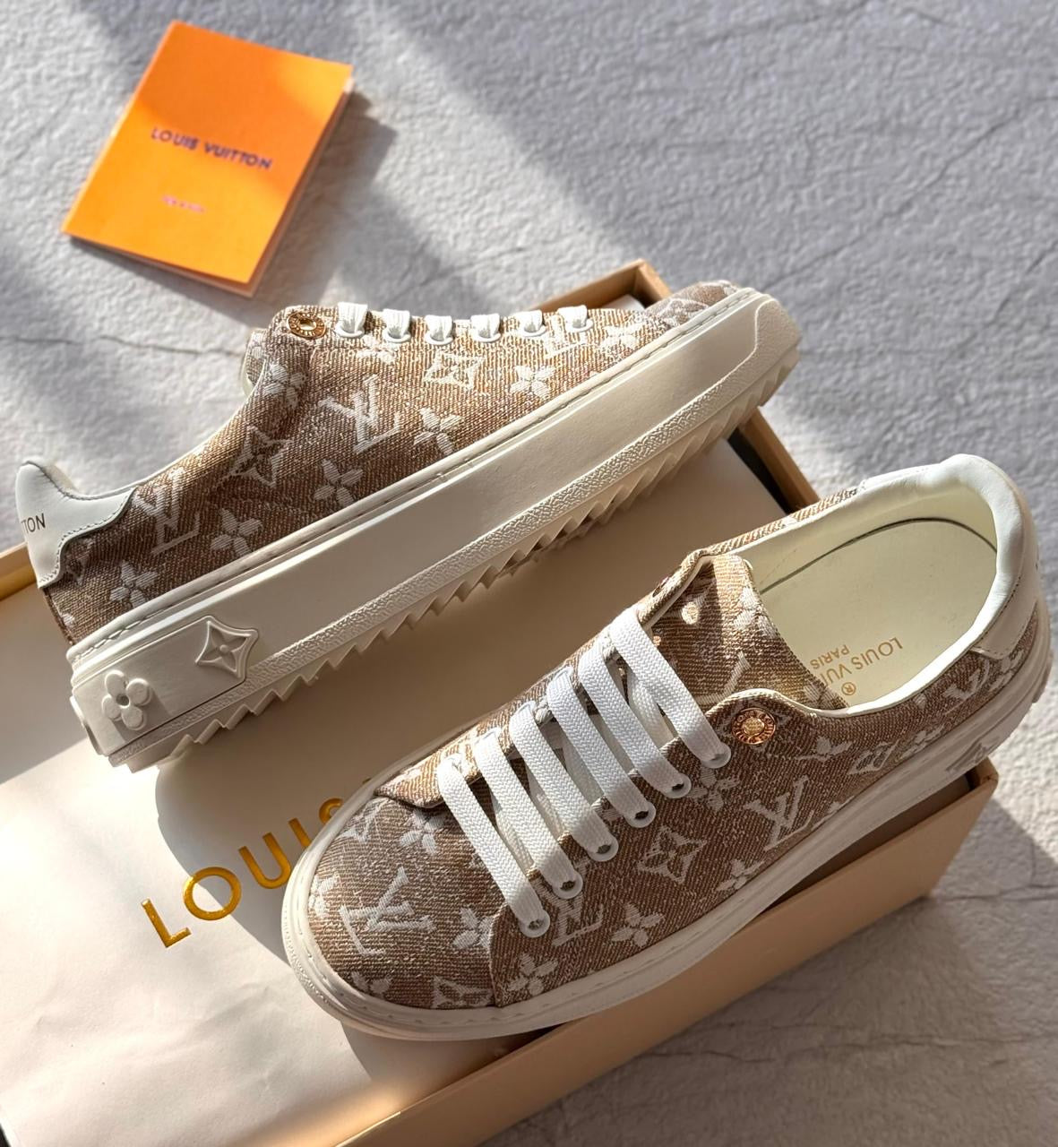 Lv sneakers