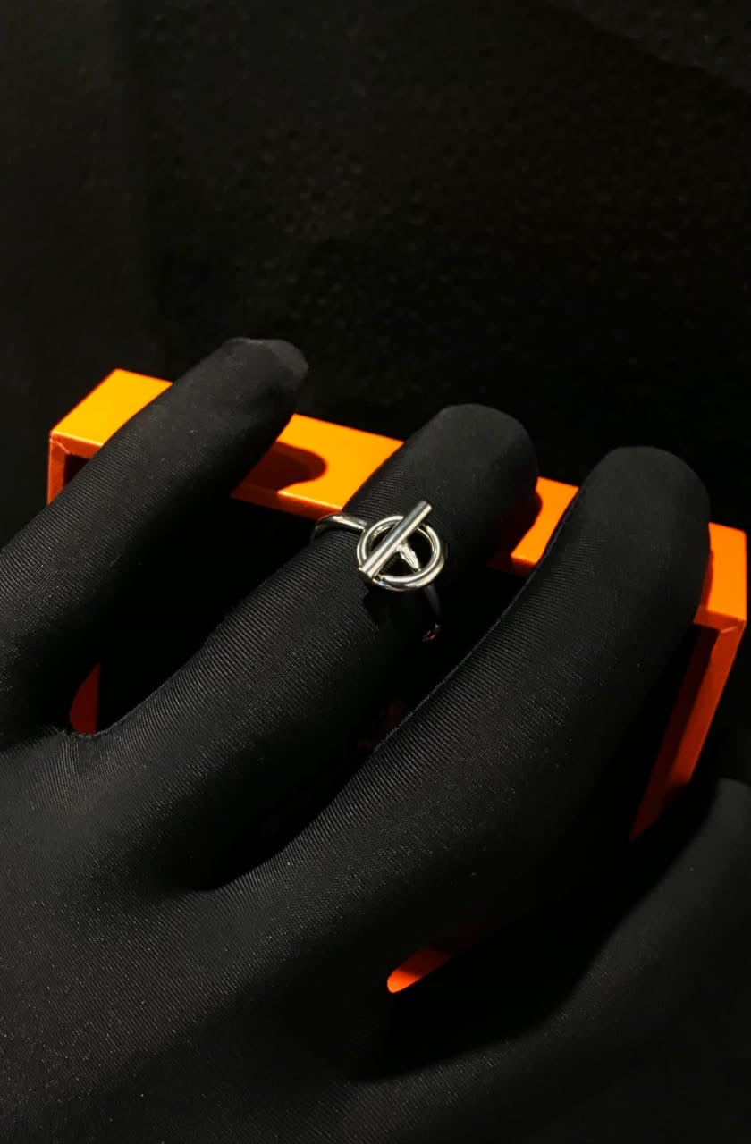 Hermes ring