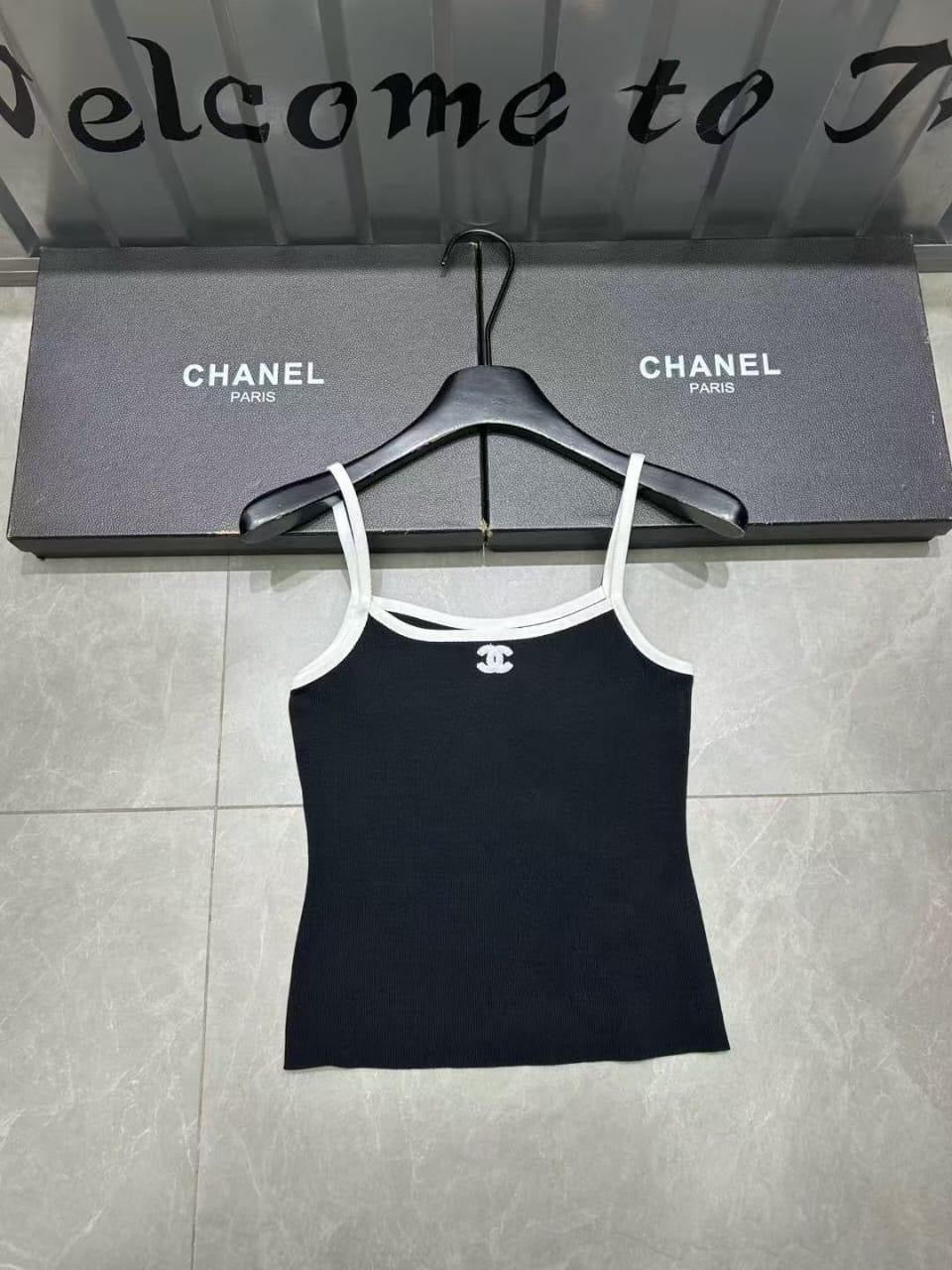 Chanel top