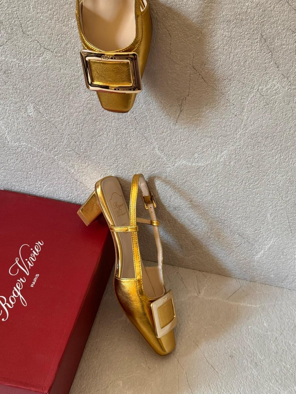 Roger vivier heels - gold