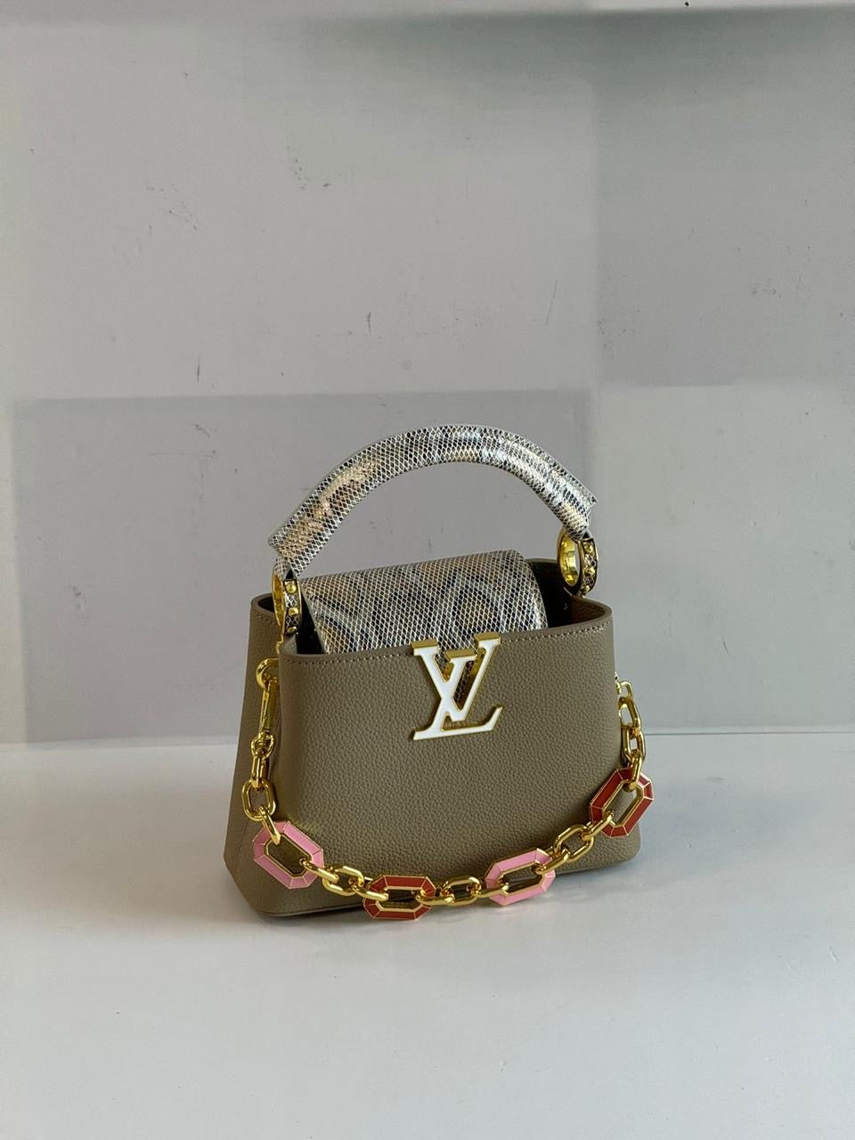 Lv bag capucines