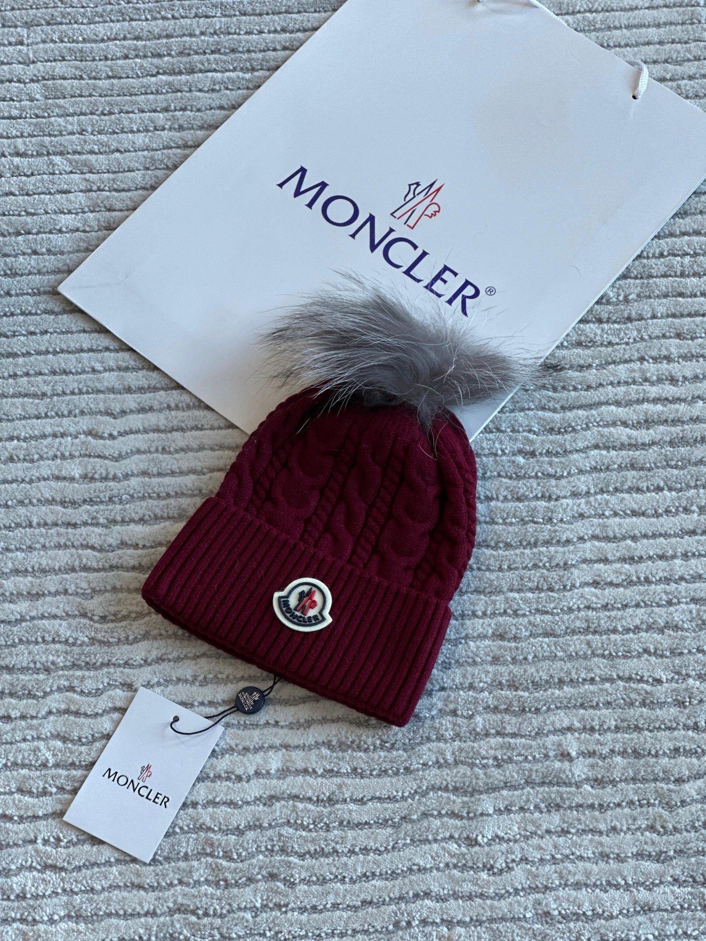 Moncler hat