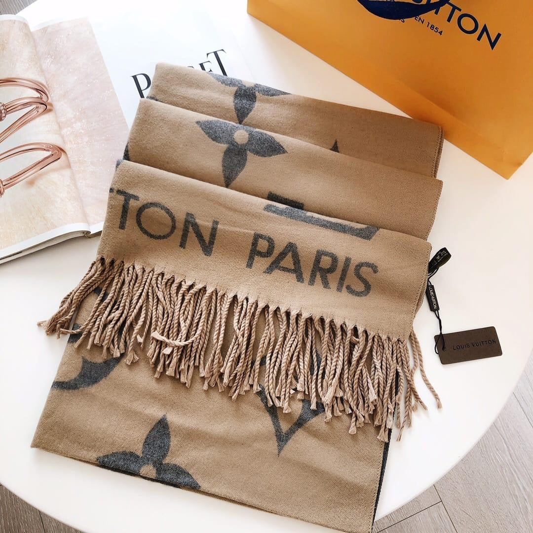 Lv scarf