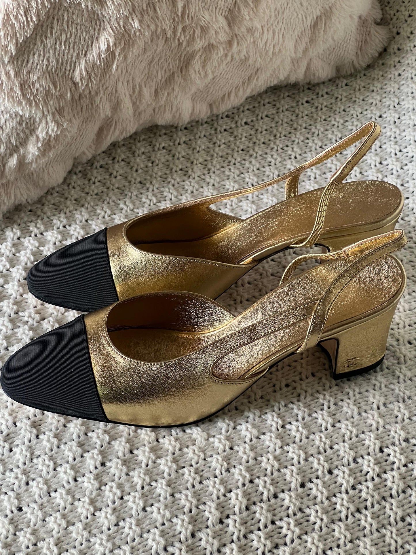 Chanel heels - gold
