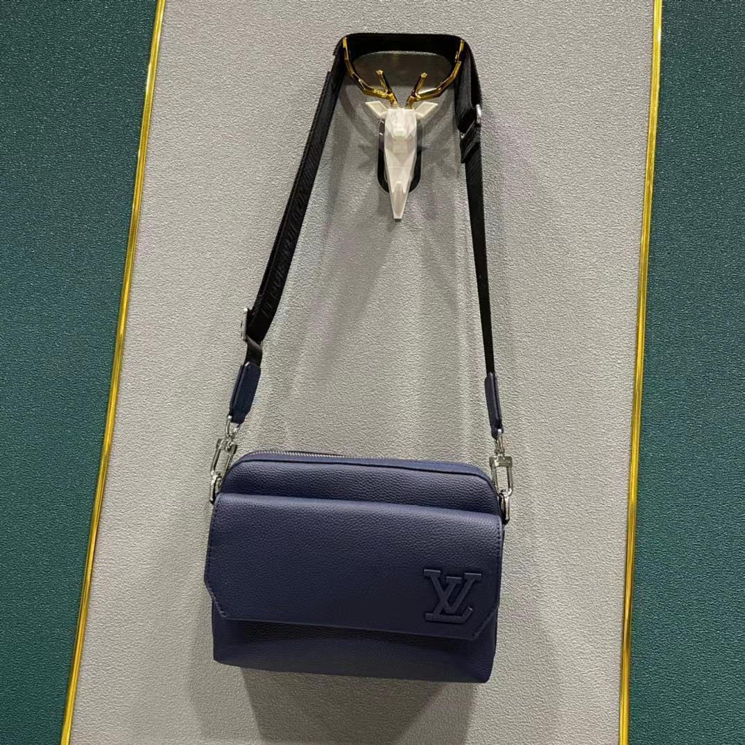 Lv bag - men