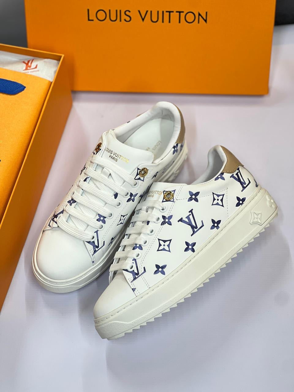 Lv sneakers