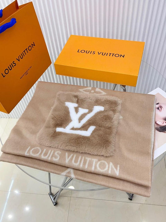 Lv scarf