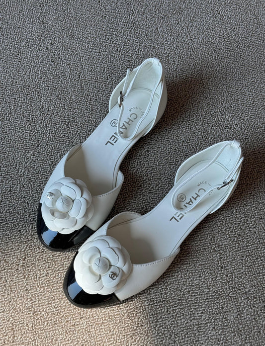 Chanel heels white - flat low heels