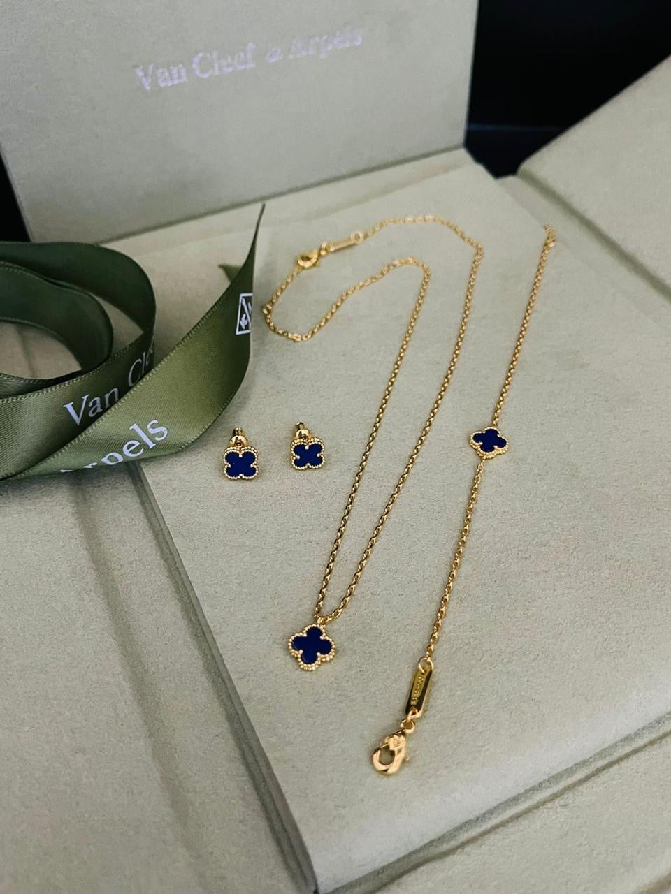 Van cleef jewelry set