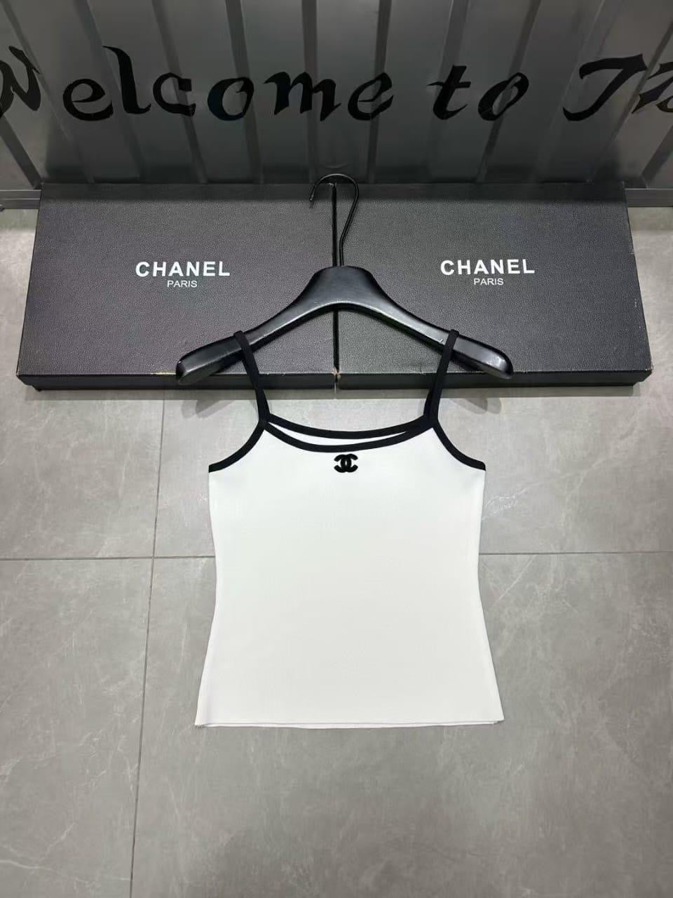 Chanel top