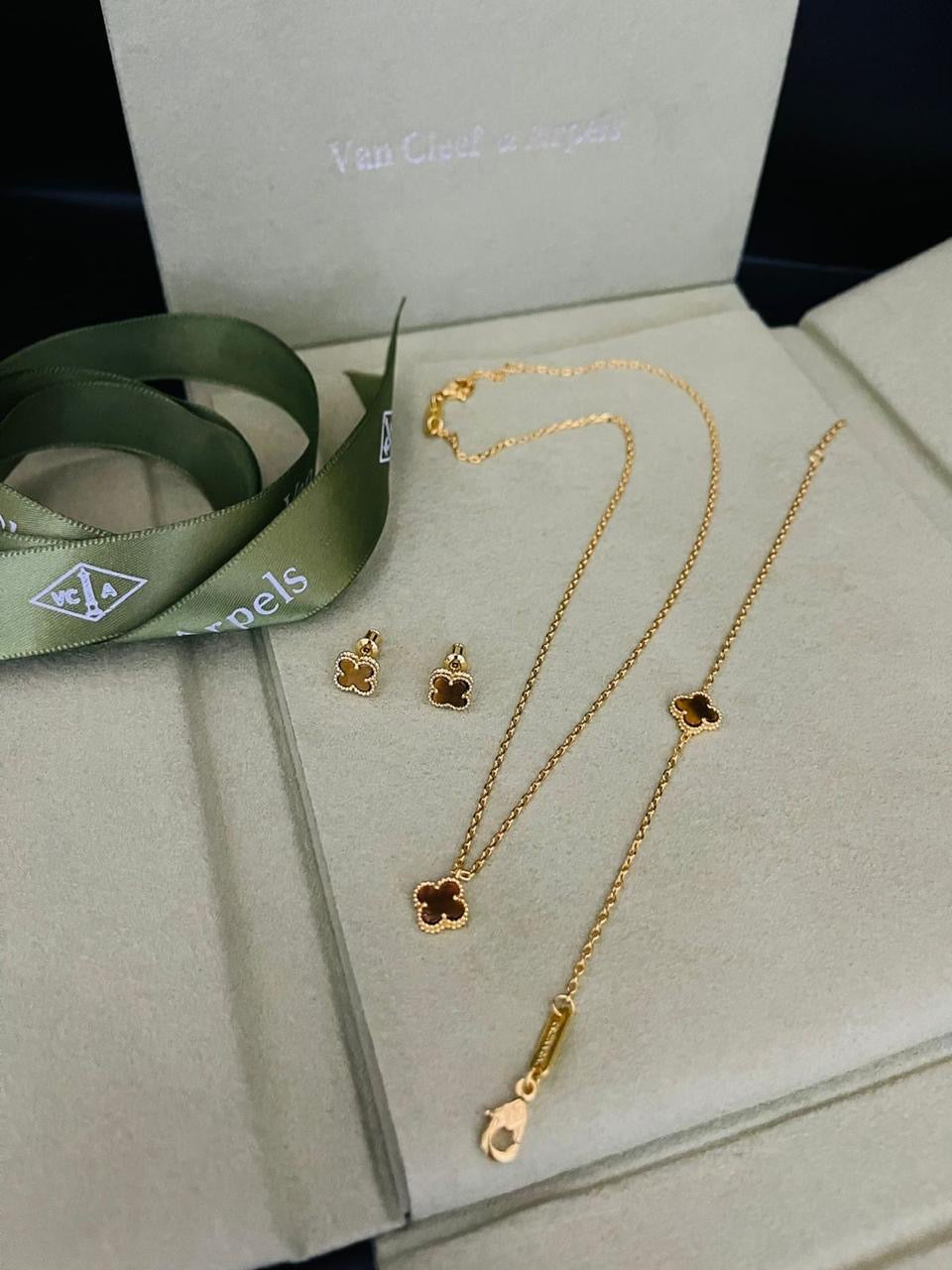 Van cleef jewelry set