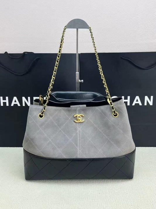 Chanel bag tote