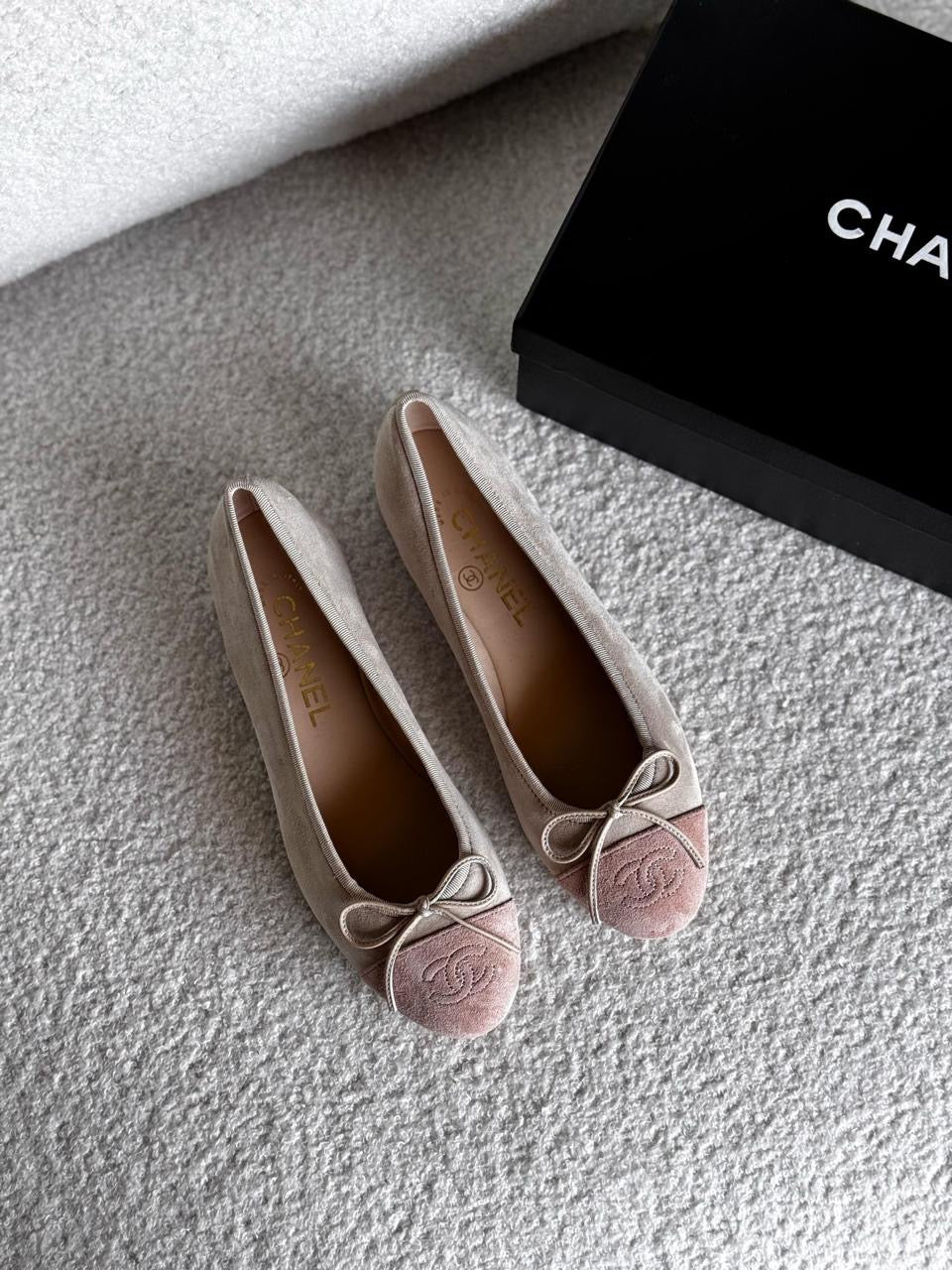 Chanel ballerina suede