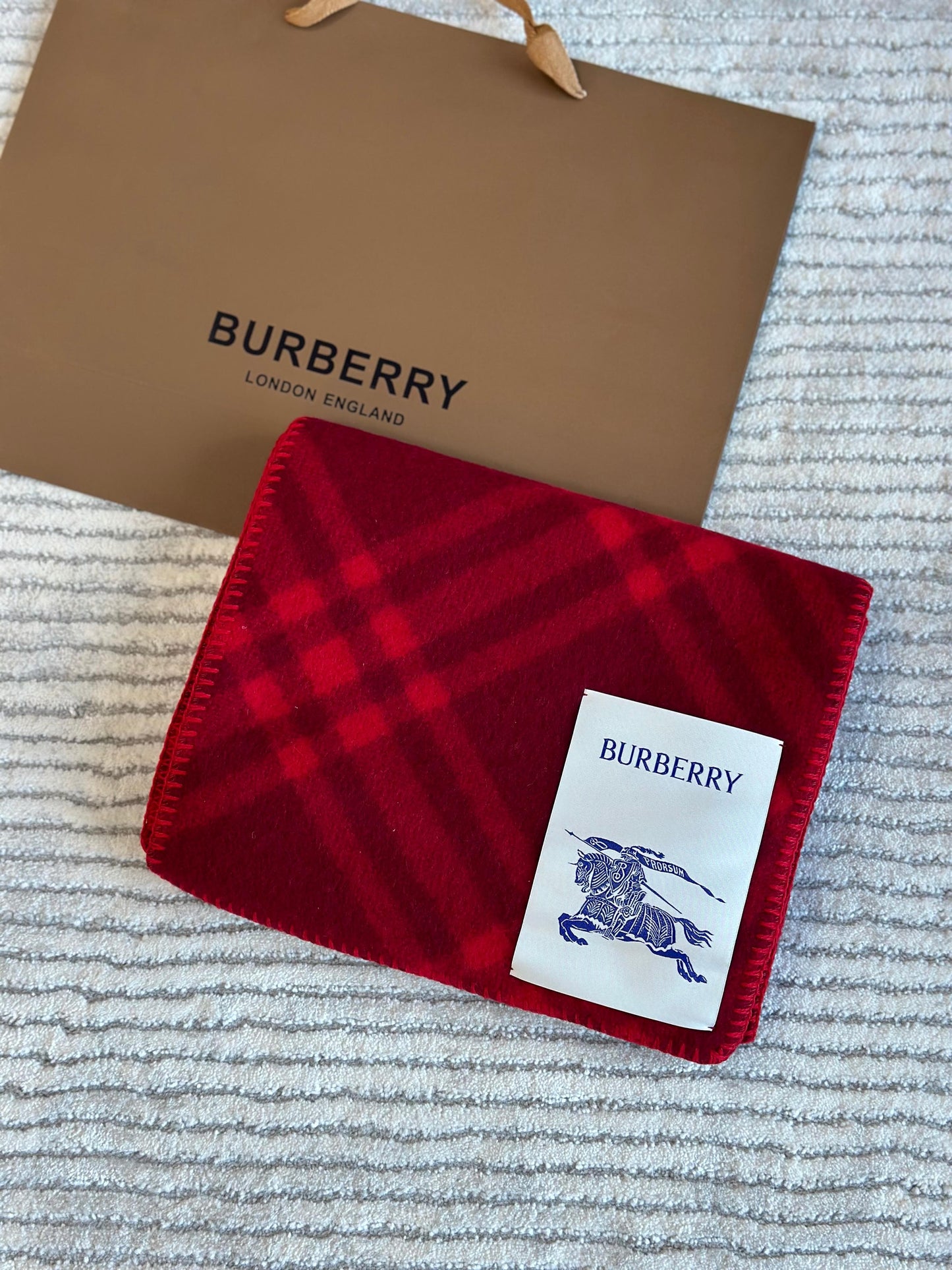 Burberry scarf 180 x30 cm