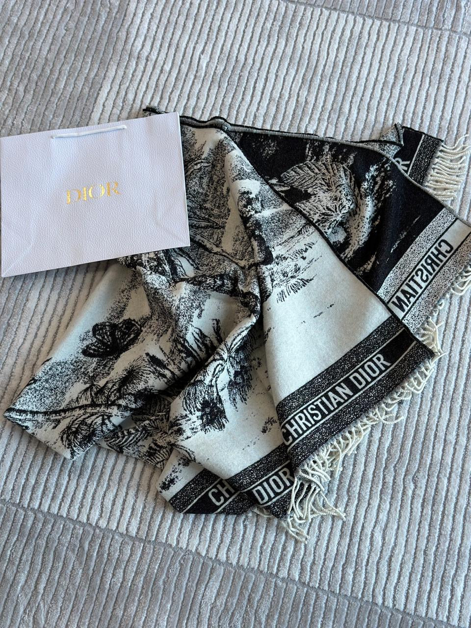 Dior scarf 140 x 140 cm