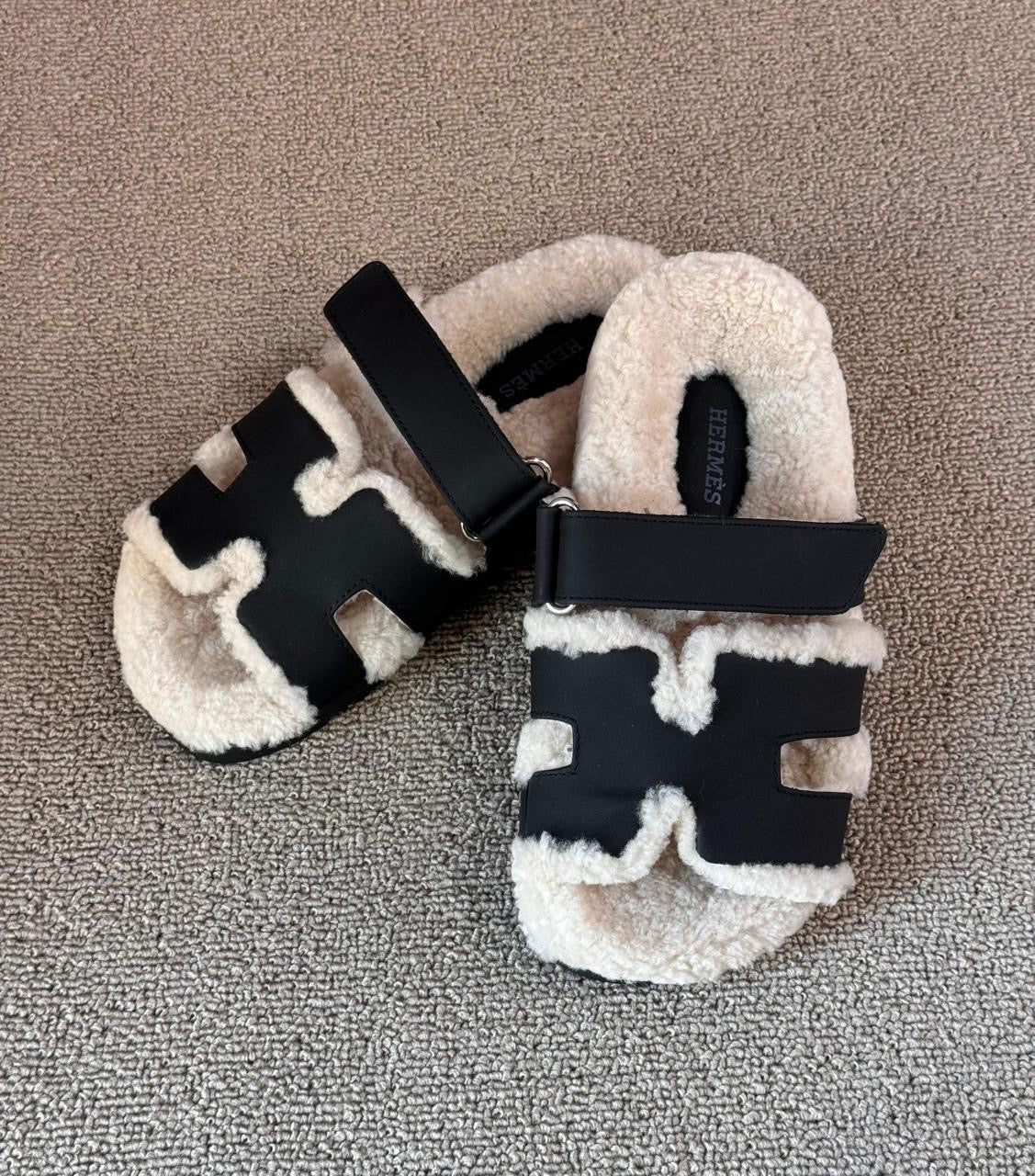 Hermes slippers chypre with fur