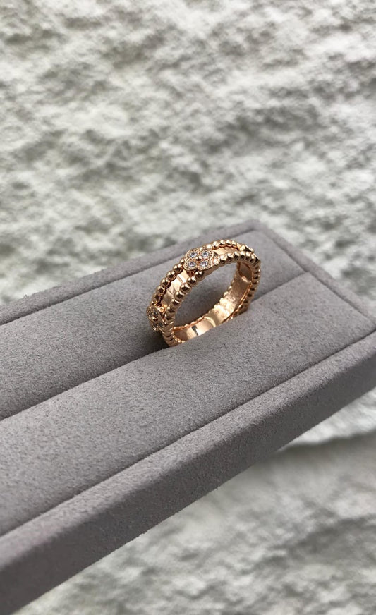 Van cleef ring