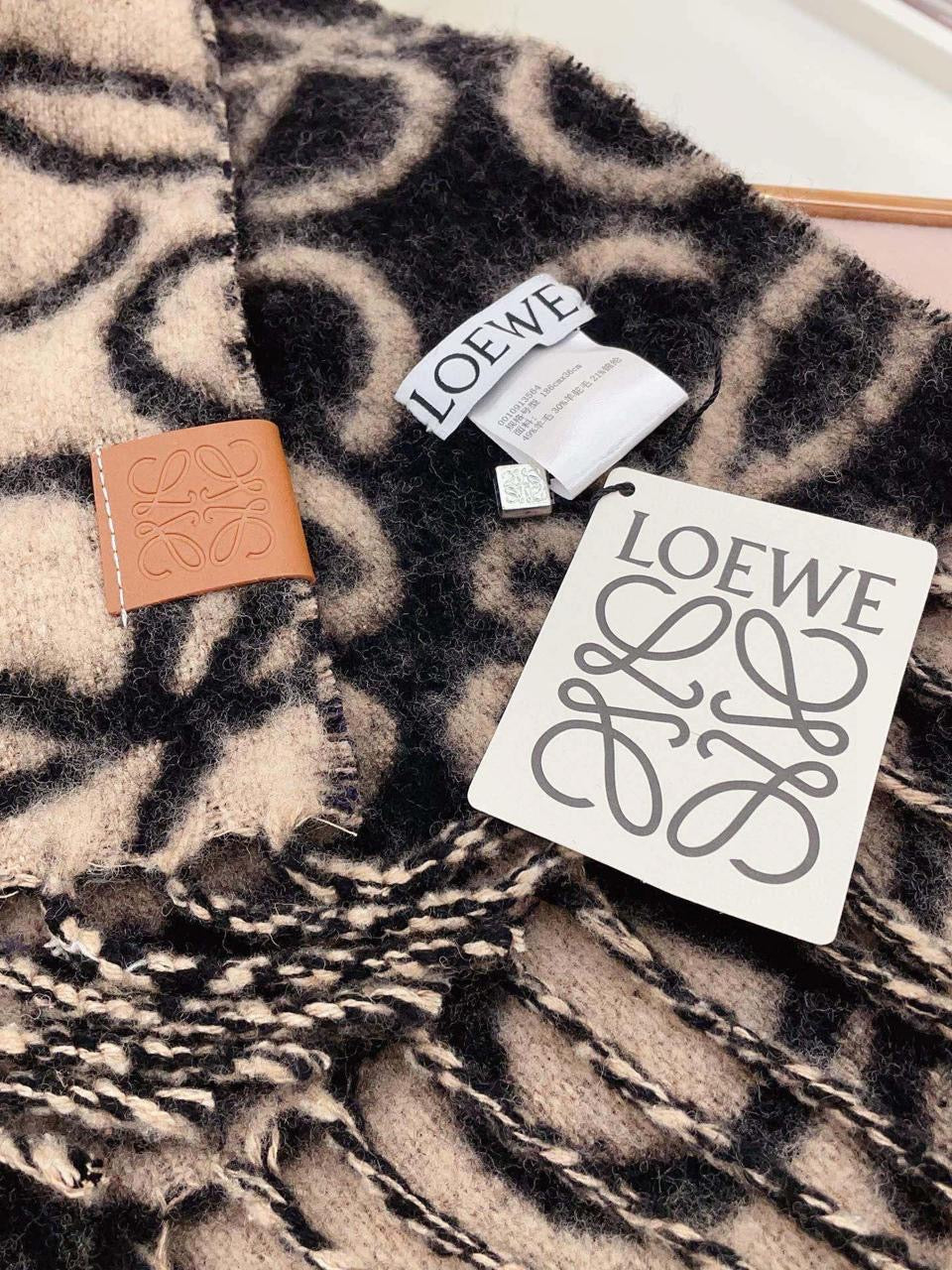 Loewe scarf 200x38 cm