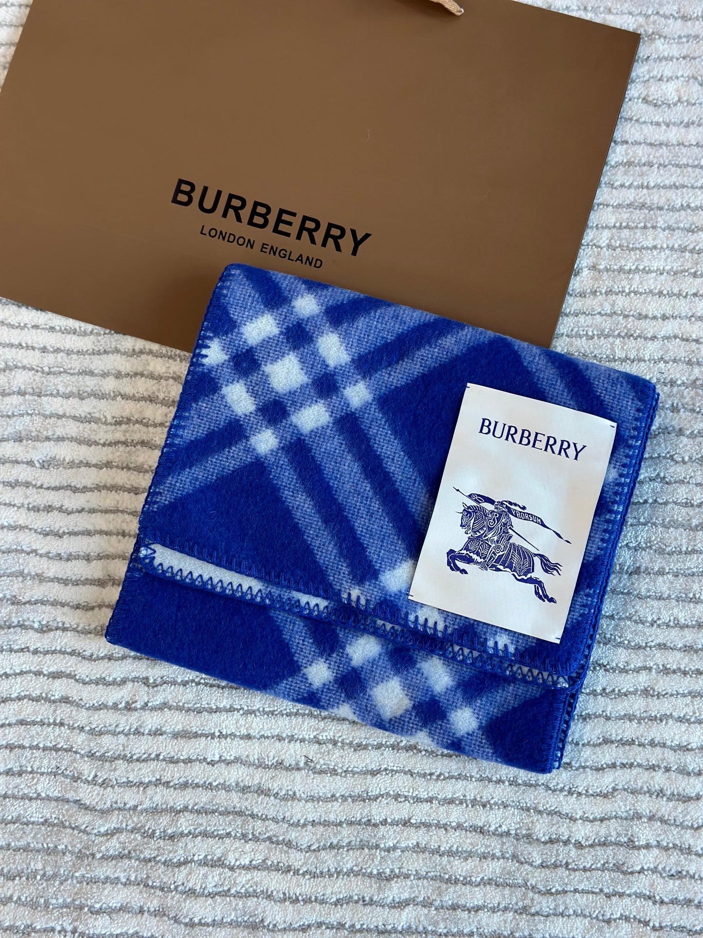 Burberry scarf 180 x30 cm