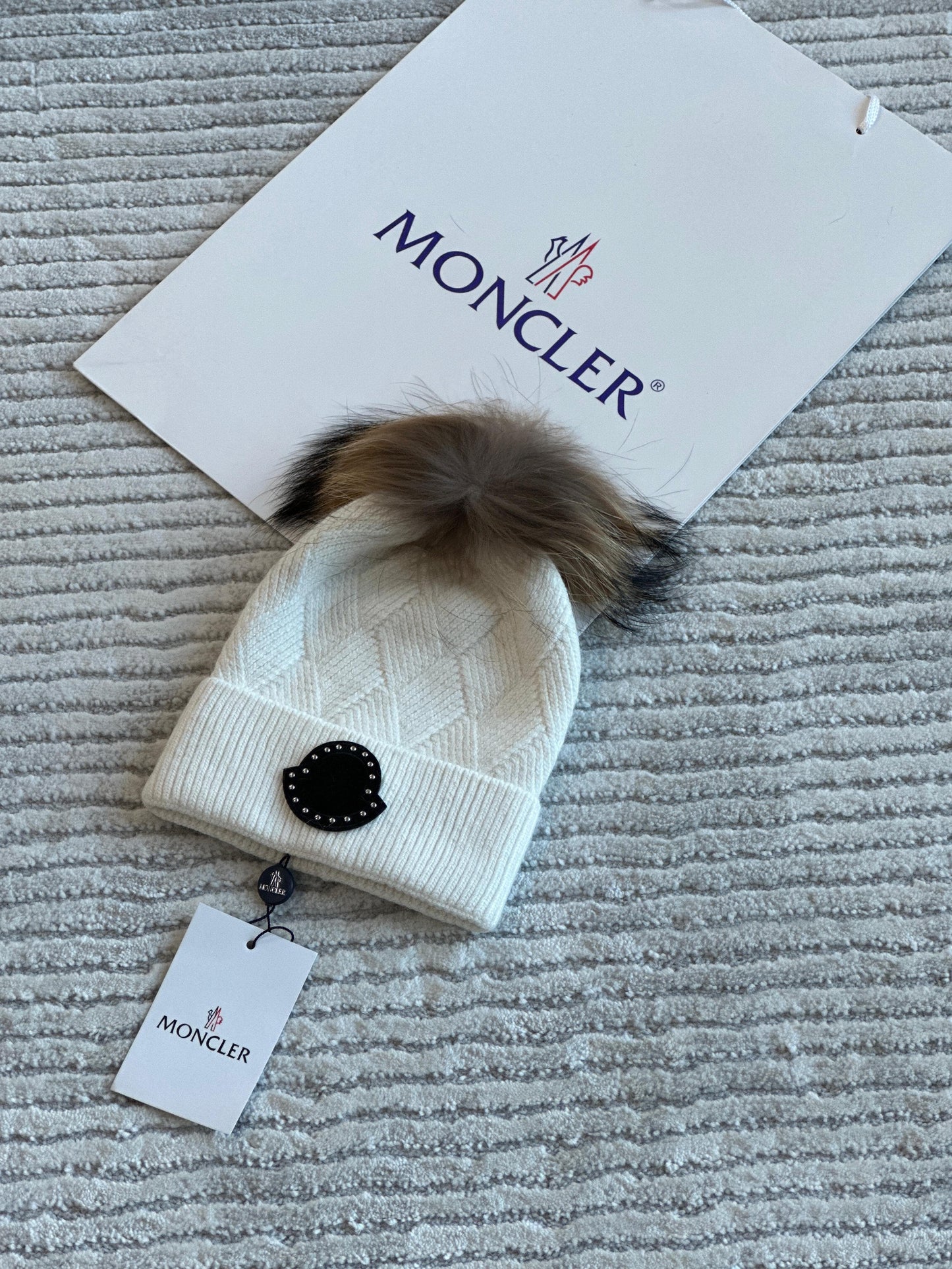 Moncler hat