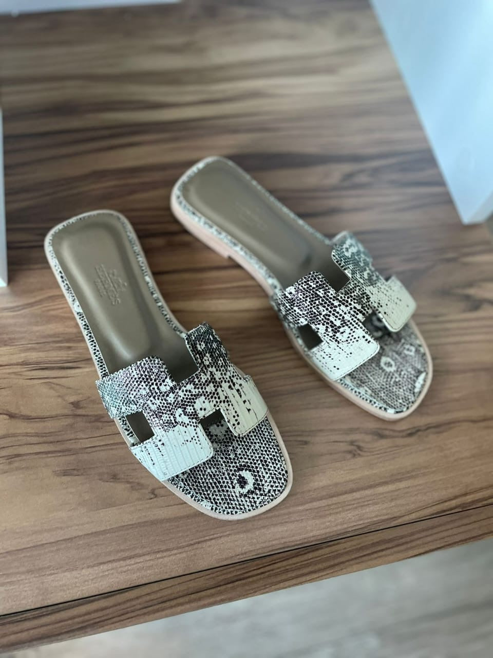 Hermes slippers - crocodile