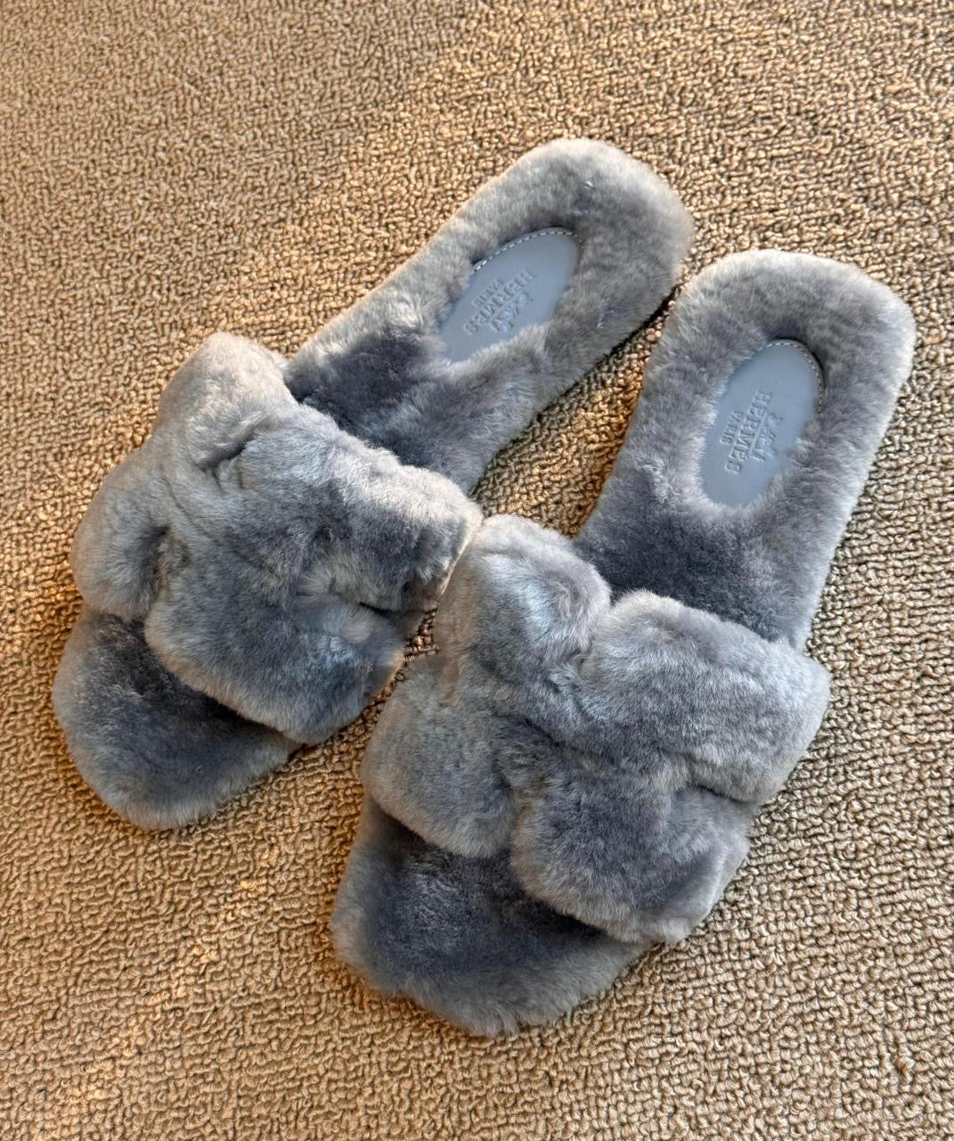 Hermes slippers with fur