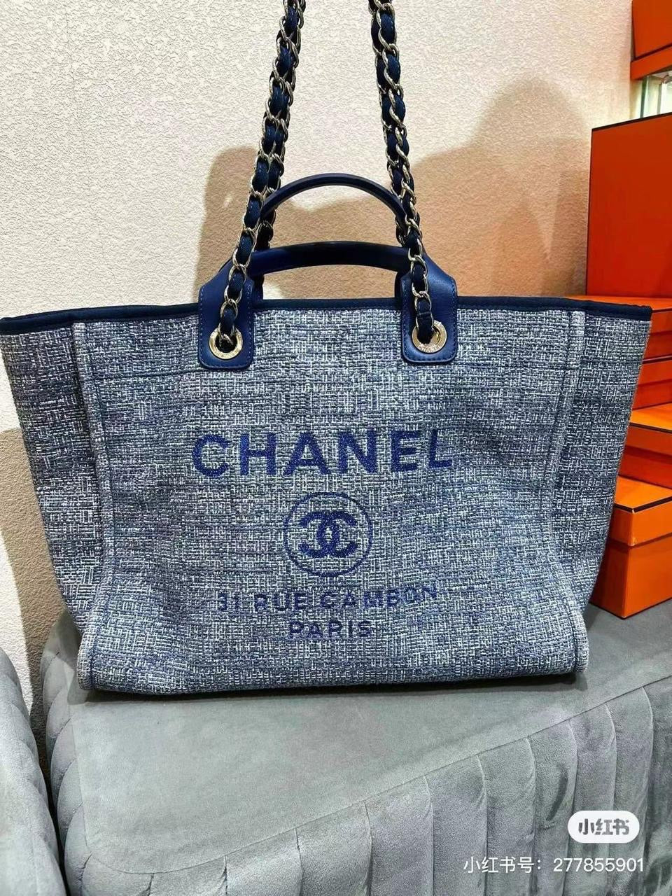 Chanel bag tote