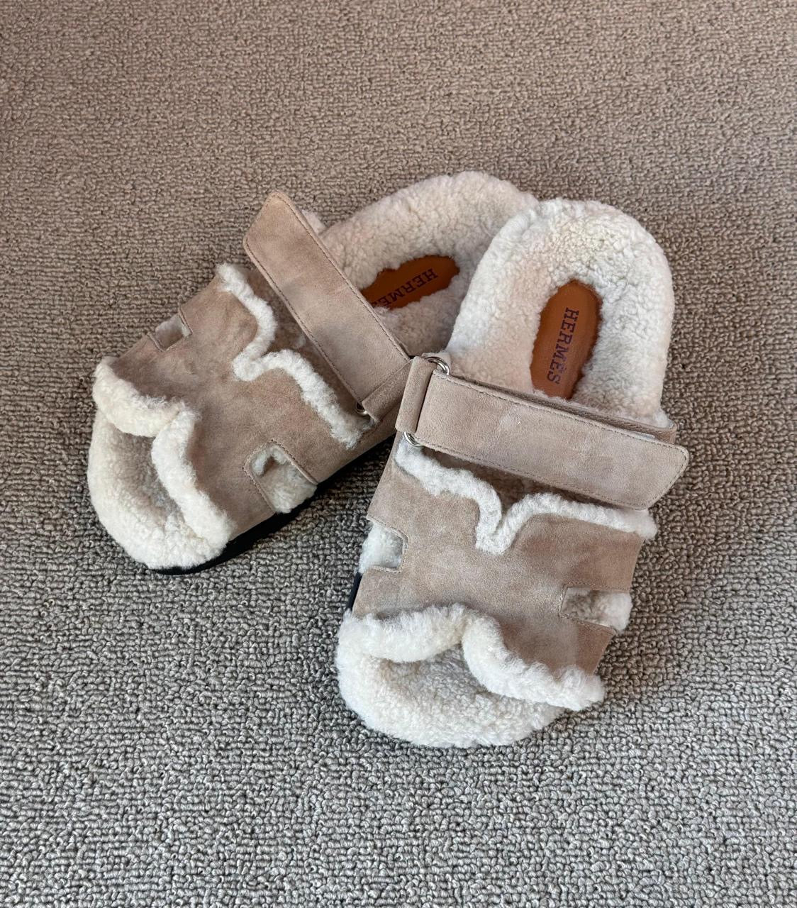 Hermes slippers chypre with fur