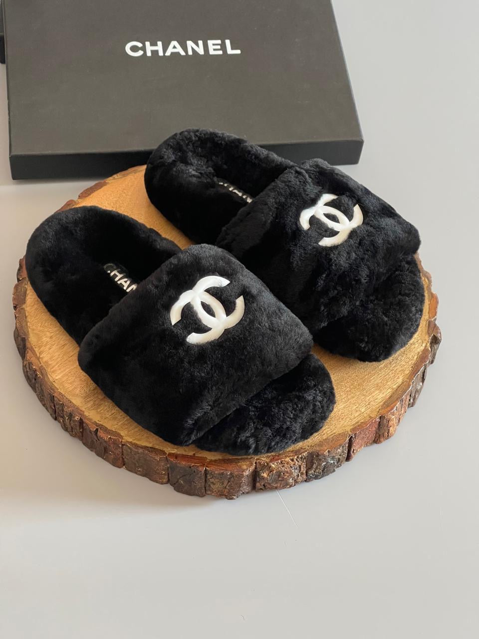 Chanel slippers with fur