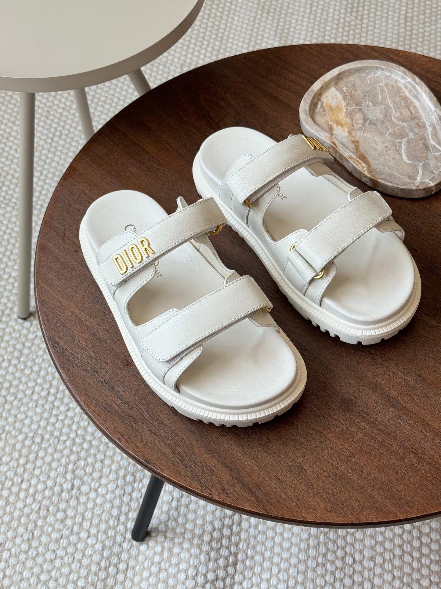 Dior slippers white