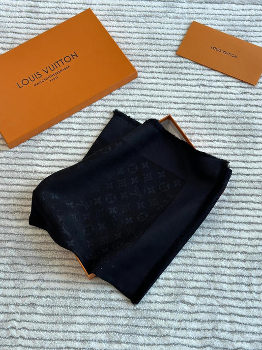 Lv scarf