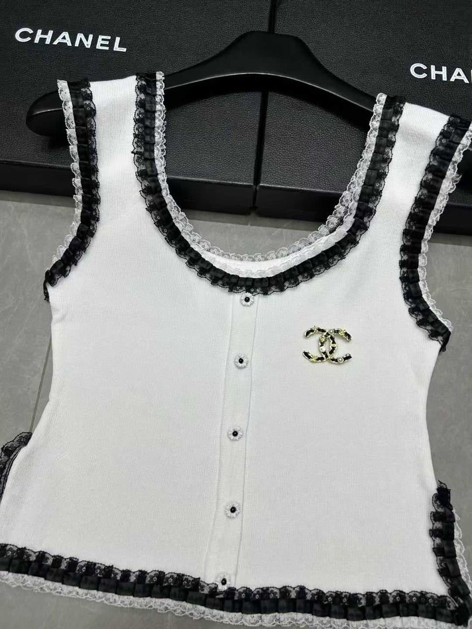 Chanel top