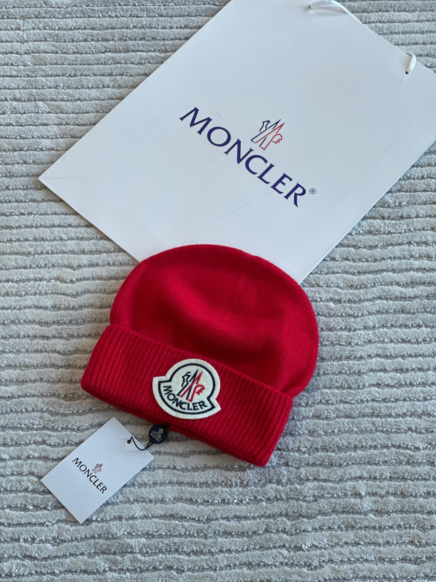 Moncler hat