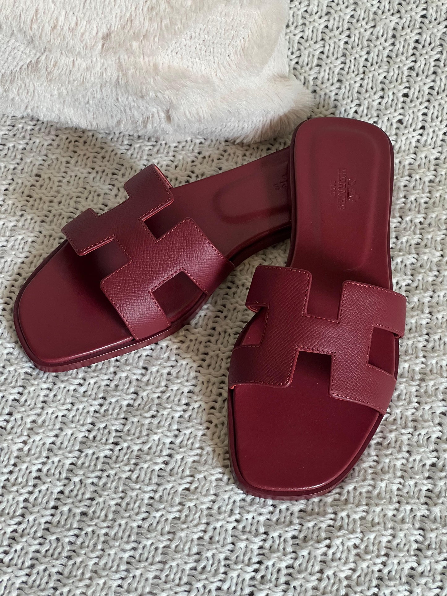 Hermes slippers maroon