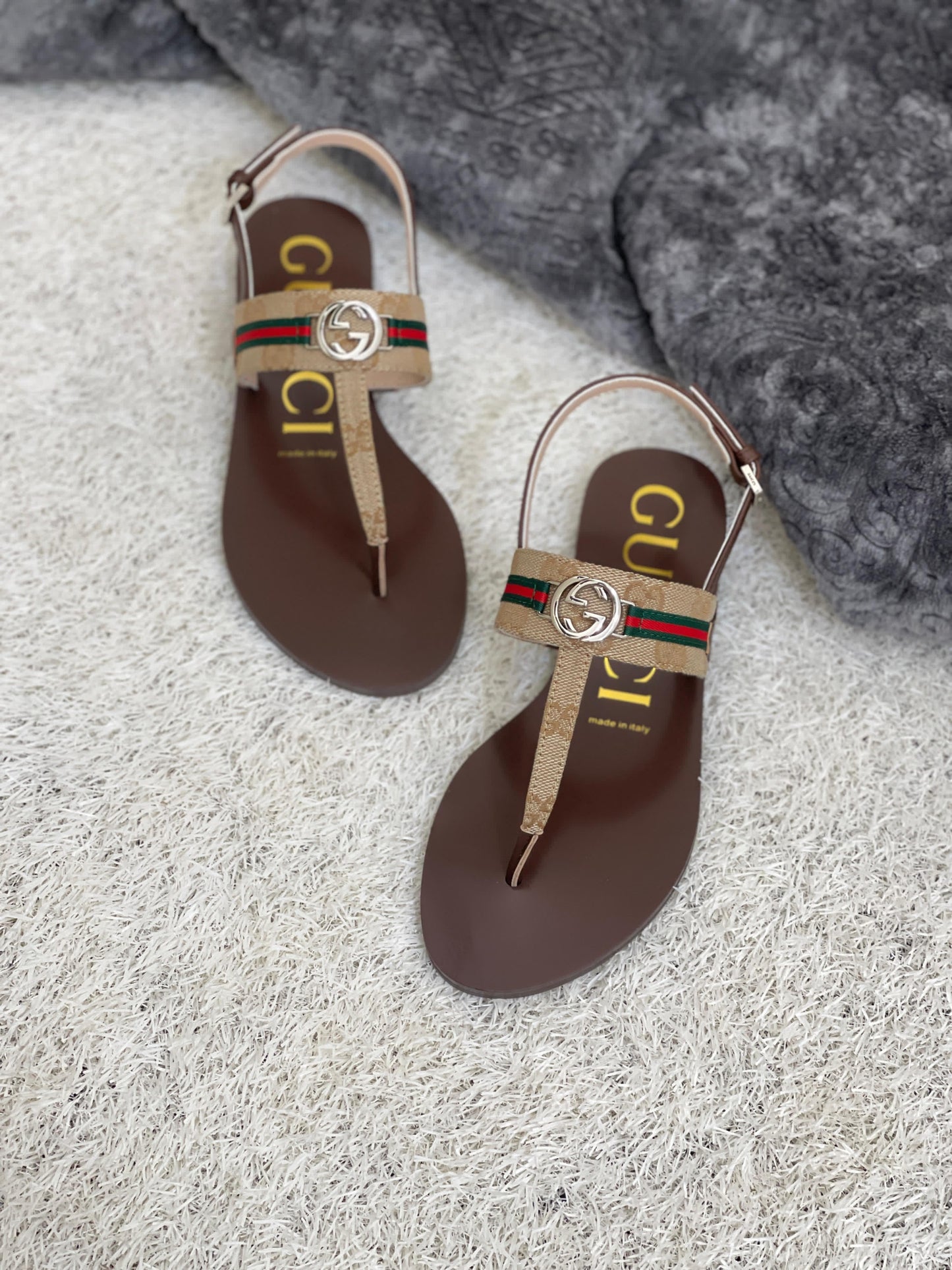 Gucci sandals. - slippers